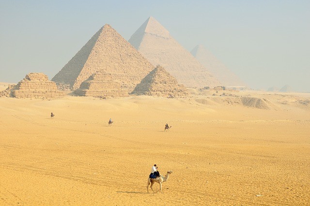 Les Textes des Pyramides